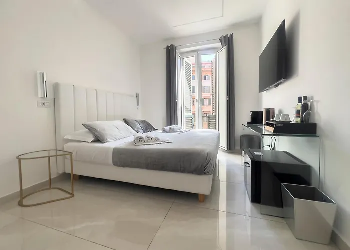 Oda ve Kahvaltı Piazza Venezia Grand 4*