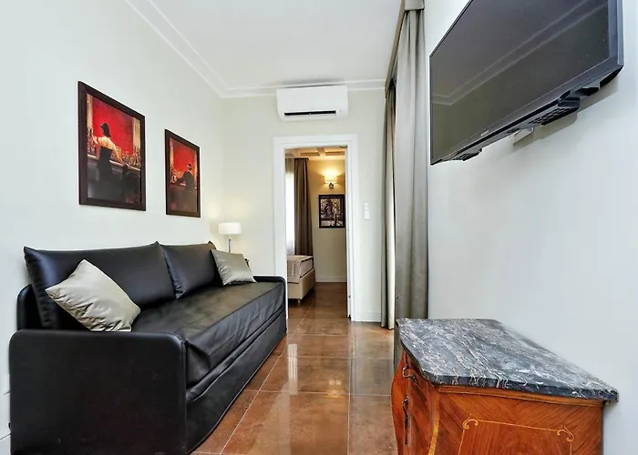 Piazza Venezia Grand 4* רומא