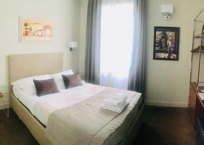 Piazza Venezia Grand 4* Roma